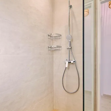 Vera - Brand New Seafront Villa! 别墅 *