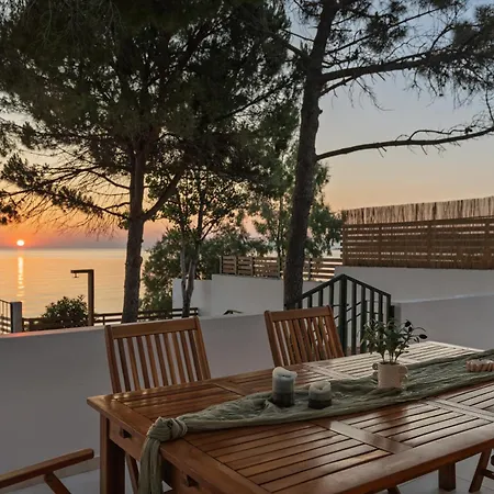 Vera - Brand New Seafront Villa! 别墅 *